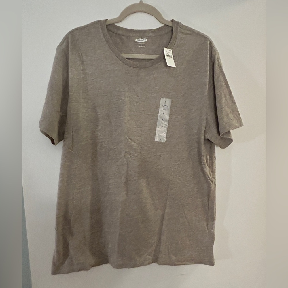 NWT Old Navy. Large  Gray t shirt